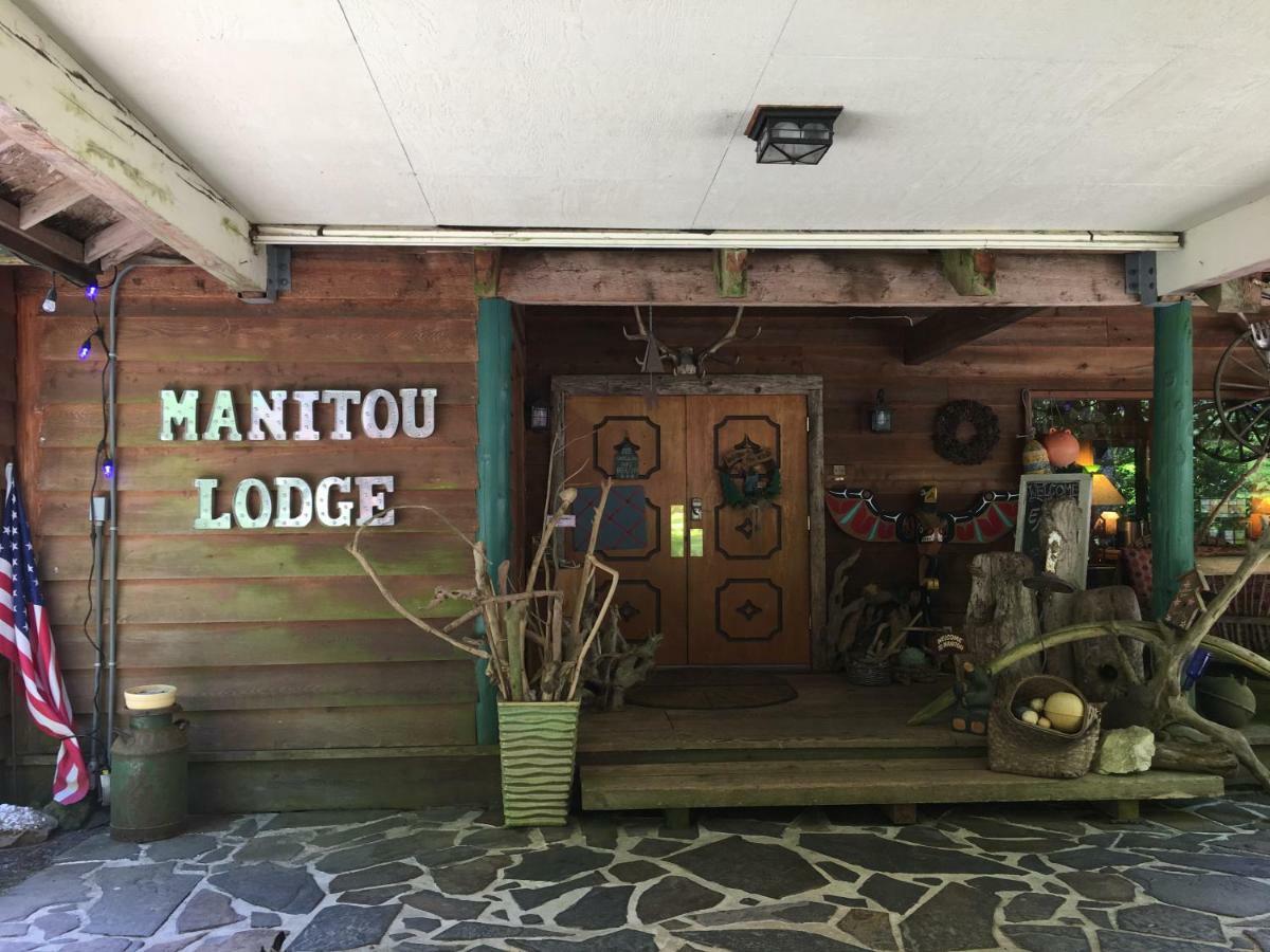Manitou Lodge Forks Exteriör bild